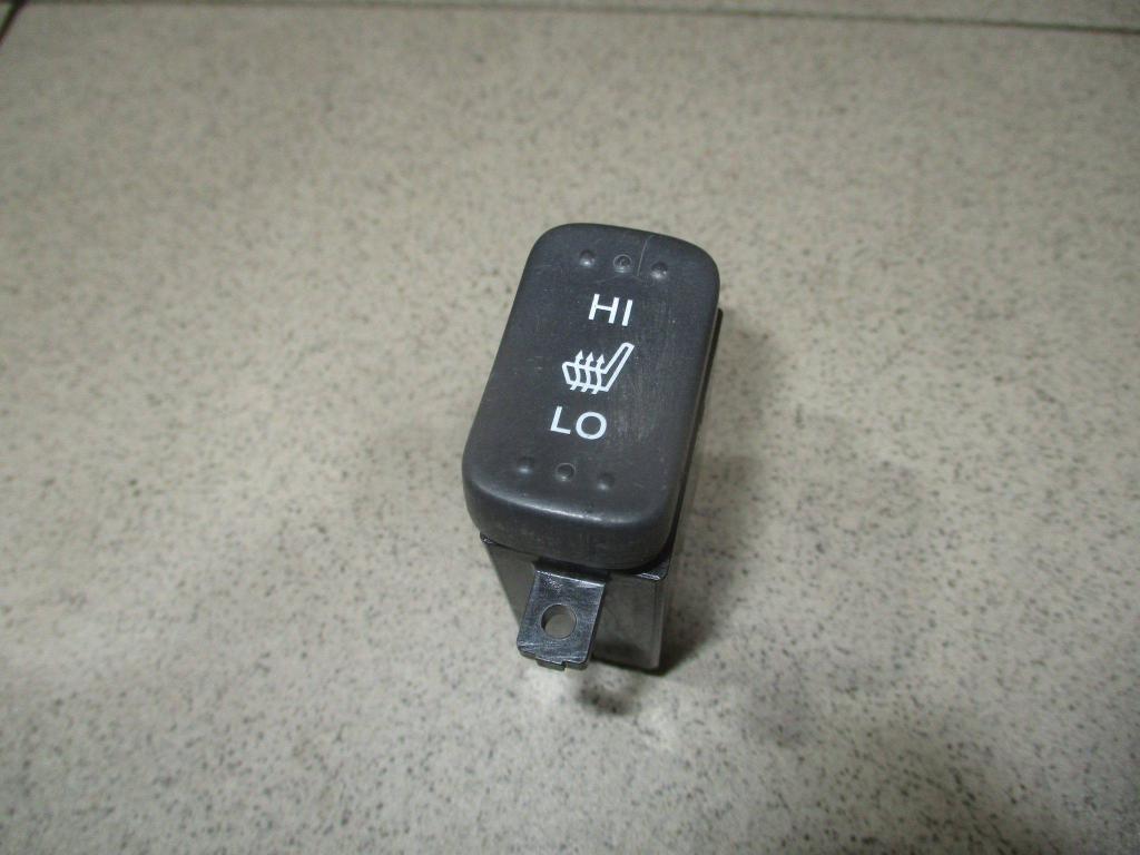 Кнопка обогрева сидений, 500 рублей, Пермь