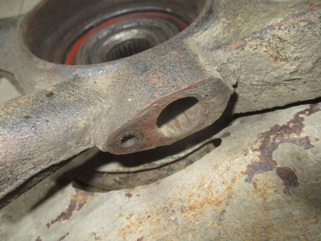 Кулак поворотный передний правый, 3000 рублей, Пермь