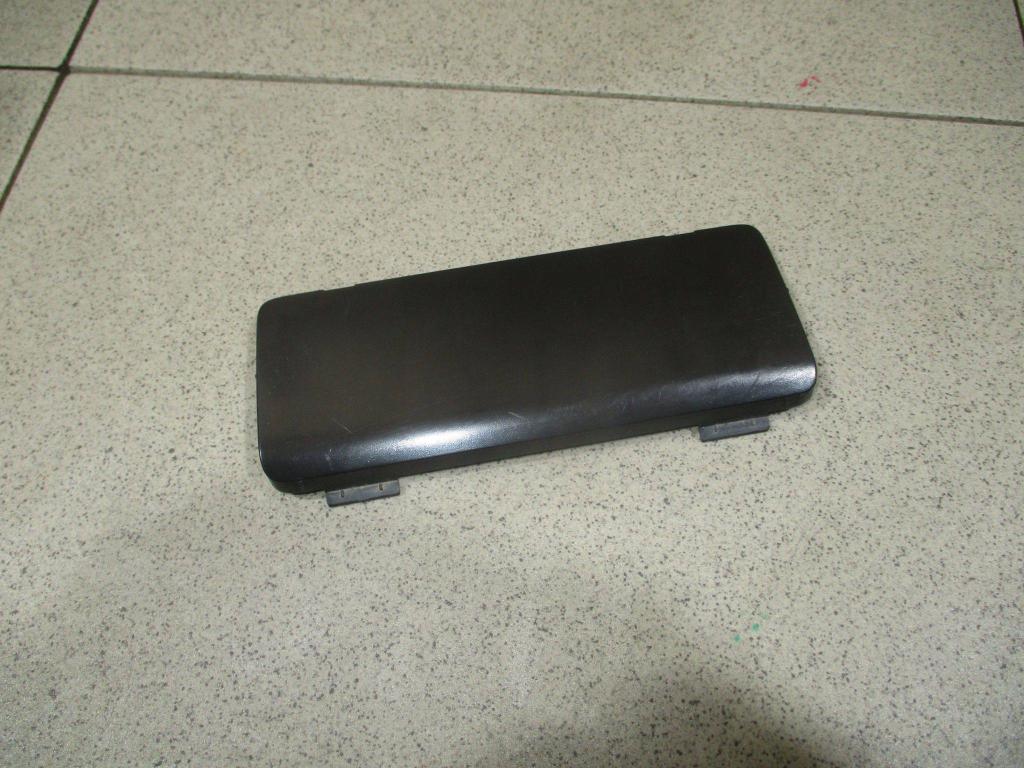 Накладка крепления рейлинга передняя правая, 1000 рублей, Пермь