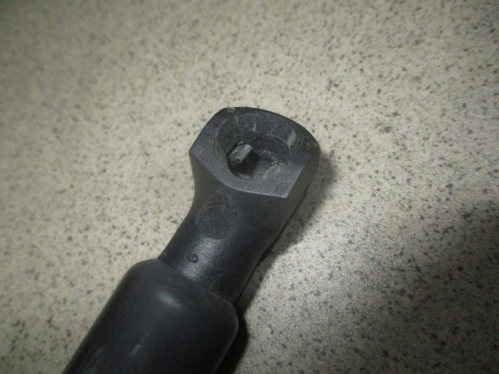 Амортизатор двери багажника, 500 рублей, Пермь