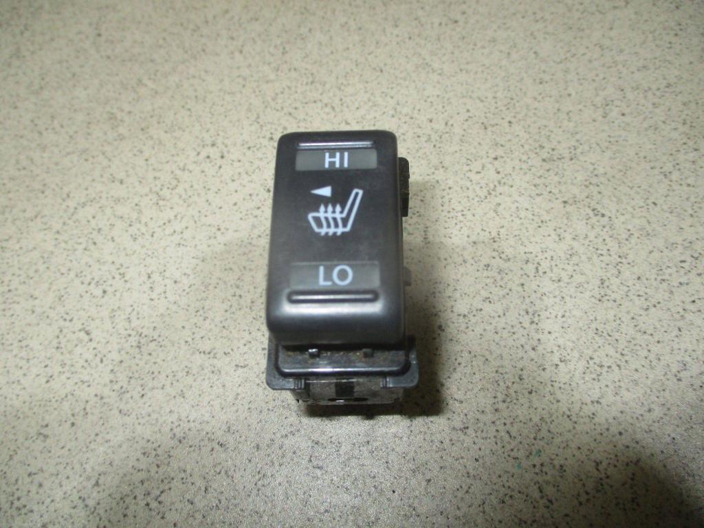 Кнопка обогрева сидений, 700 рублей, Пермь