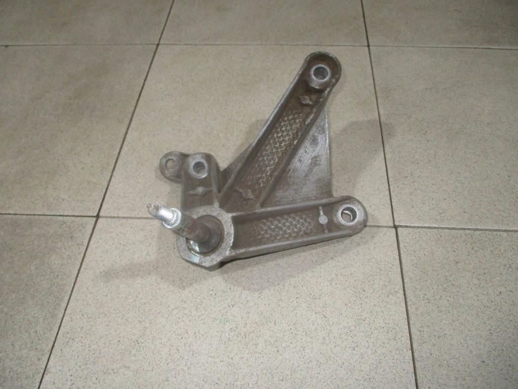 Кронштейн КПП левый, 2000 рублей, Пермь