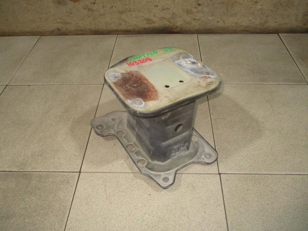 Кронштейн усилителя переднего бампера левый, 2000 рублей, Пермь