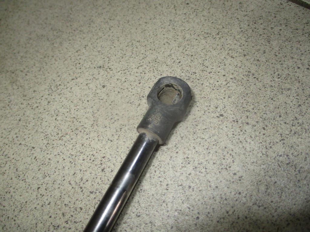 Амортизатор двери багажника, 1000 рублей, Пермь