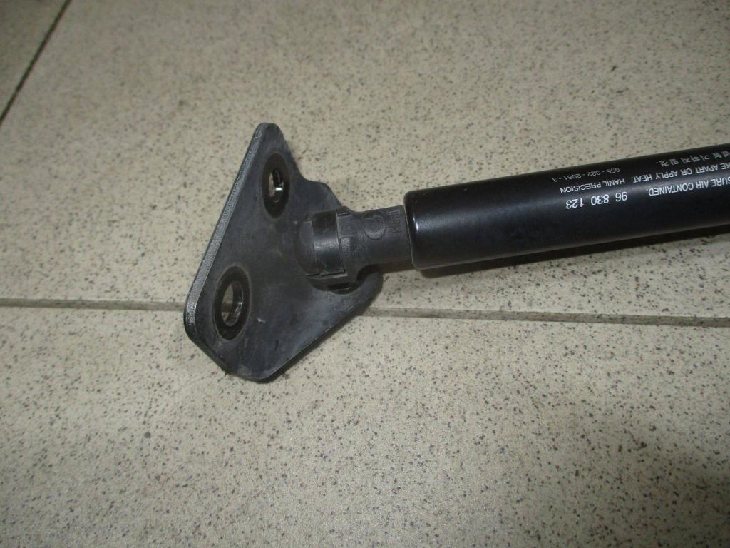 Амортизатор двери багажника, 1000 рублей, Пермь