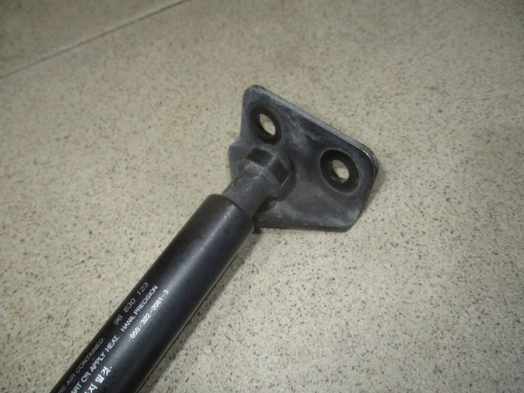 Амортизатор двери багажника, 1000 рублей, Пермь