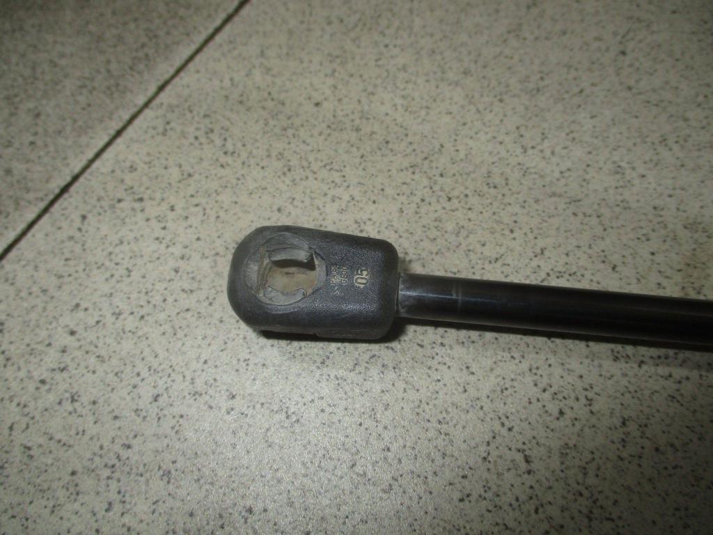 Амортизатор двери багажника, 500 рублей, Пермь