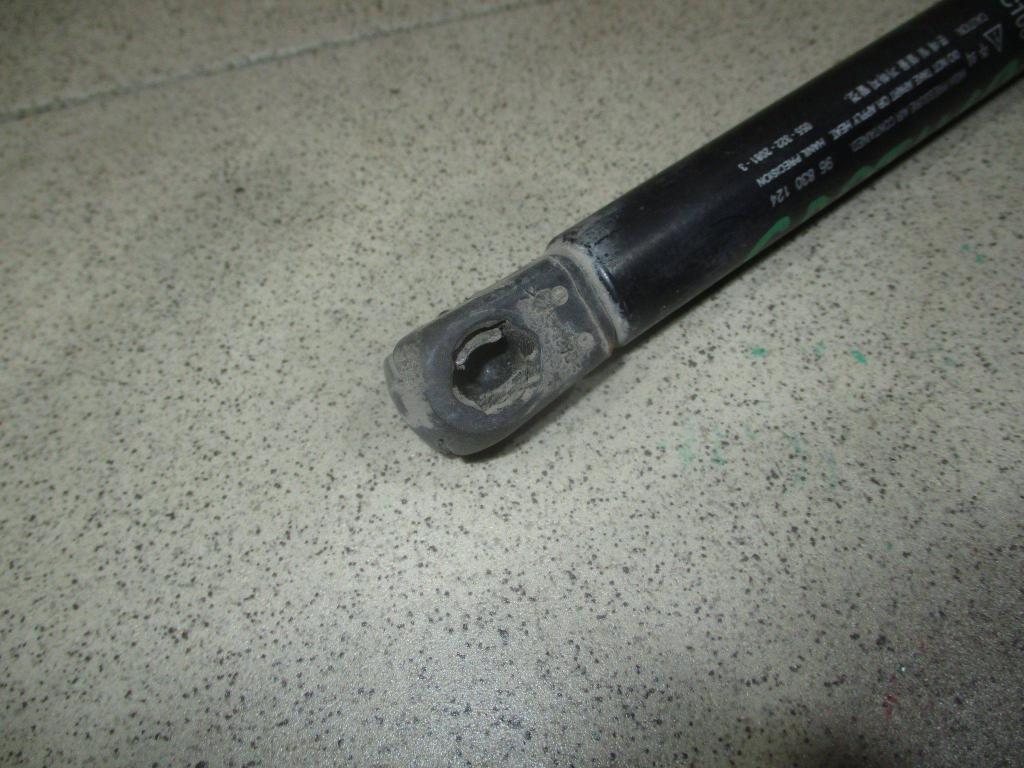 Амортизатор капота, 500 рублей, Пермь