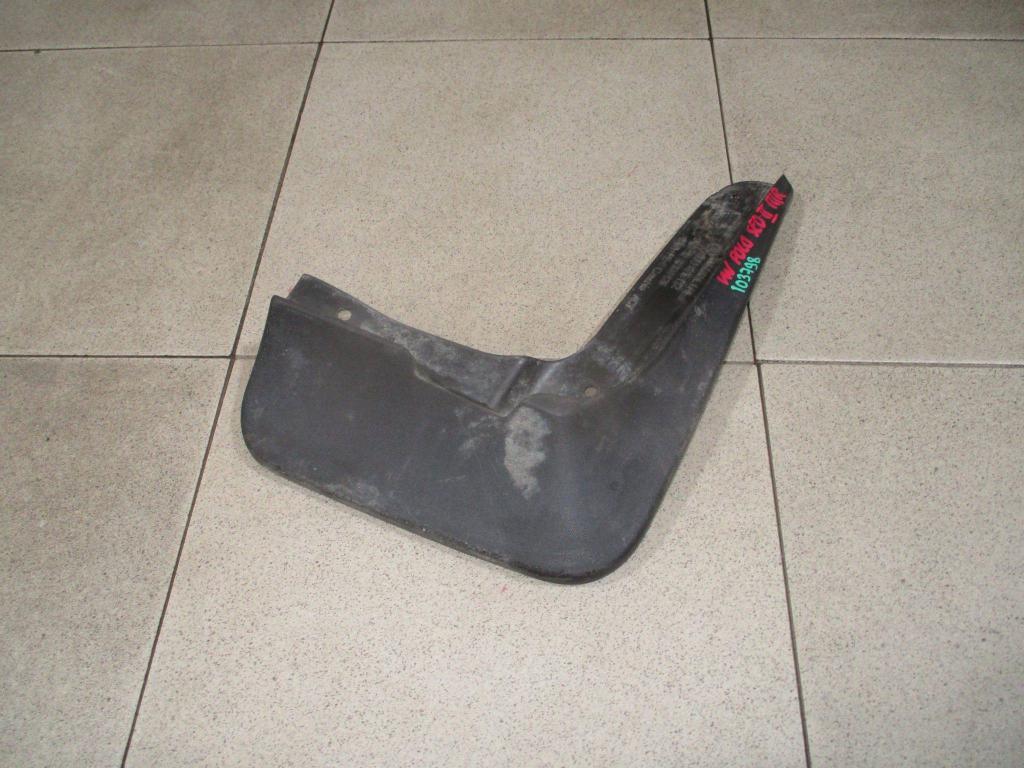 Брызговик передний правый, 1000 рублей, Пермь