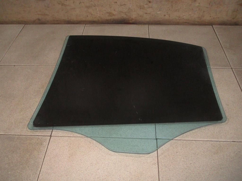 Стекло двери задней правой, 1000 рублей, Пермь