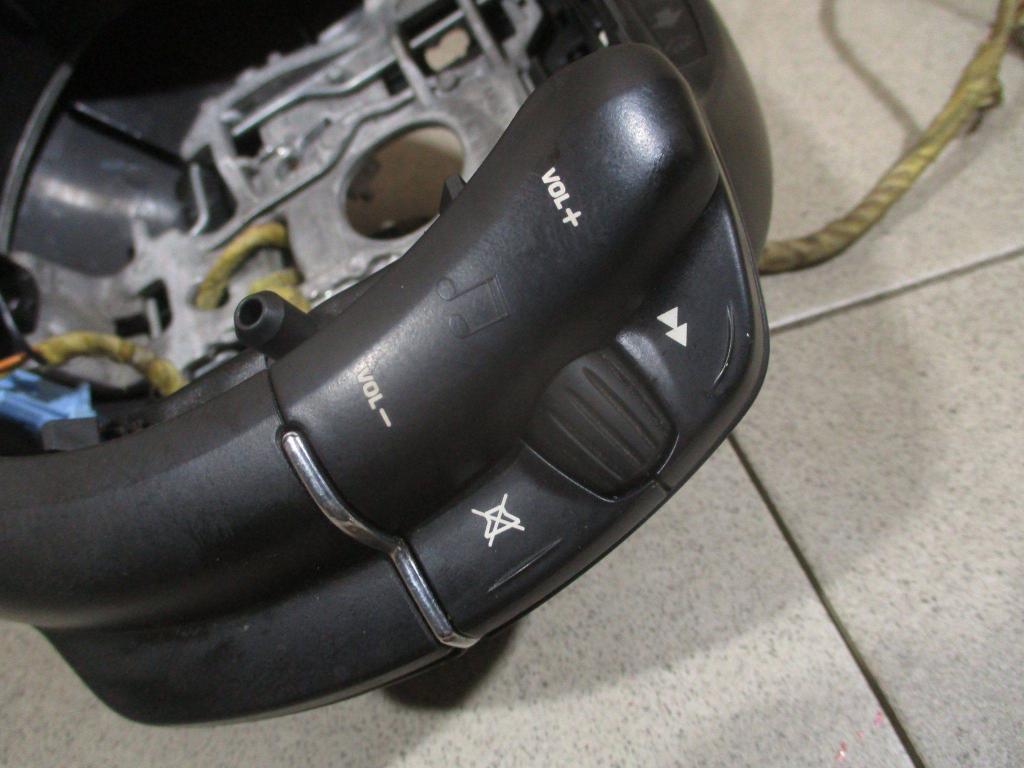 Переключатель подрулевой управления магнитолой, 2000 рублей, Пермь