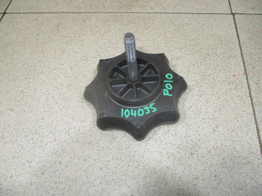 Болт крепления запасного колеса, 500 рублей, Пермь