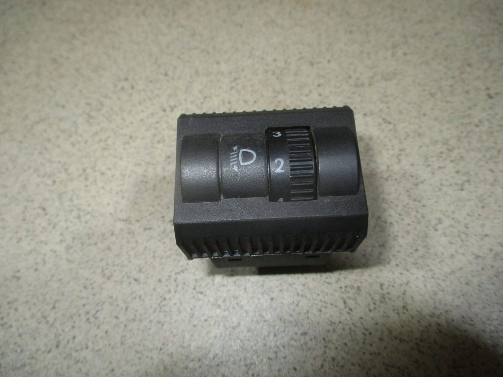 Кнопка корректора фар, 500 рублей, Пермь