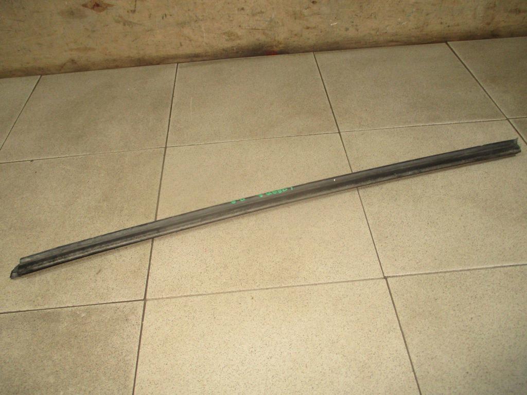 Накладка стекла переднего правого, 1000 рублей, Пермь