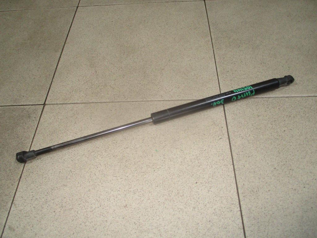 Амортизатор двери багажника, 500 рублей, Пермь