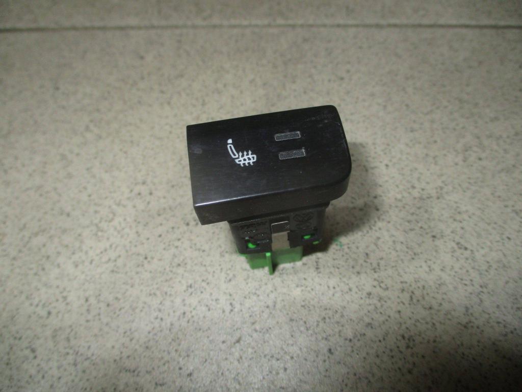 Кнопка обогрева сидений, 1000 рублей, Пермь