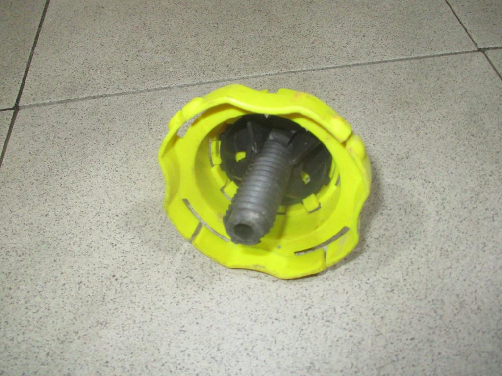 Болт крепления запасного колеса, 500 рублей, Пермь