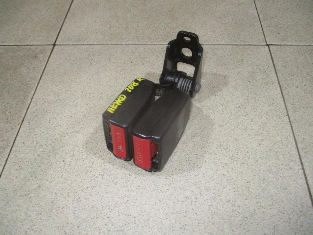 Ответная часть ремня безопасности, 500 рублей, Пермь