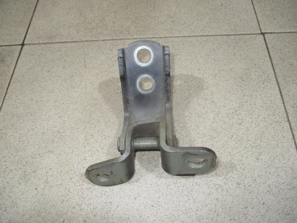 Петля двери передней правой верхняя, 550 рублей, Пермь