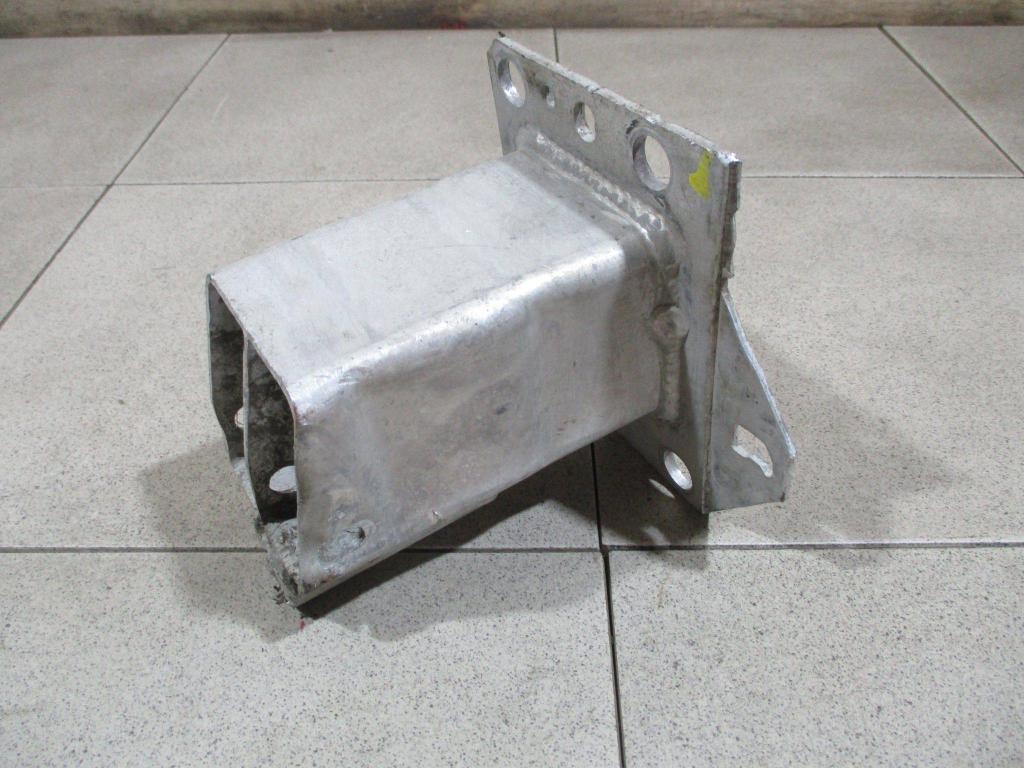 Кронштейн усилителя переднего бампера правый, 1000 рублей, Пермь