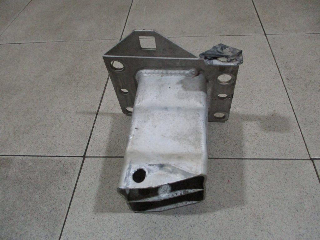 Кронштейн усилителя переднего бампера левый, 1500 рублей, Пермь