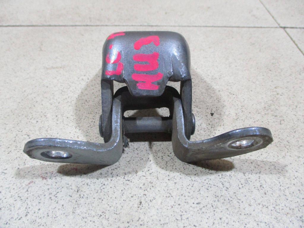 Петля двери задней левой нижняя, 1000 рублей, Пермь