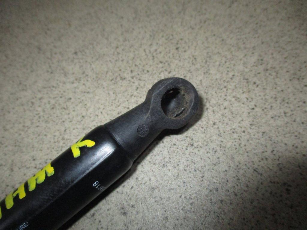 Амортизатор двери багажника, 500 рублей, Пермь