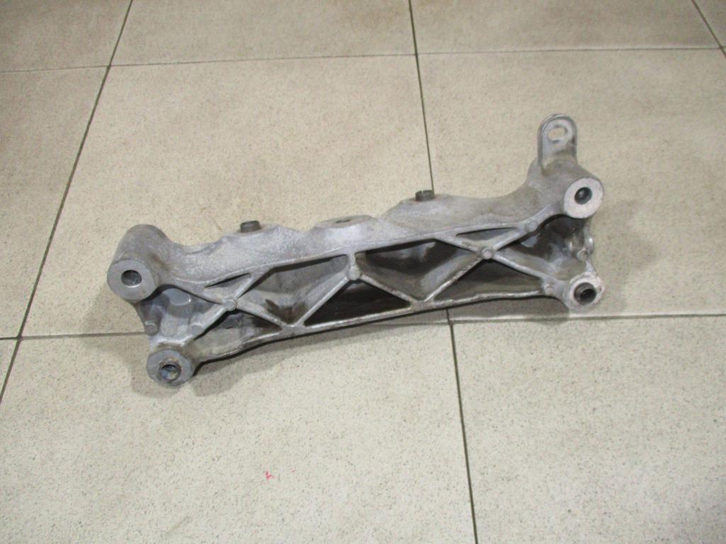 Кронштейн двигателя правый, 500 рублей, Пермь