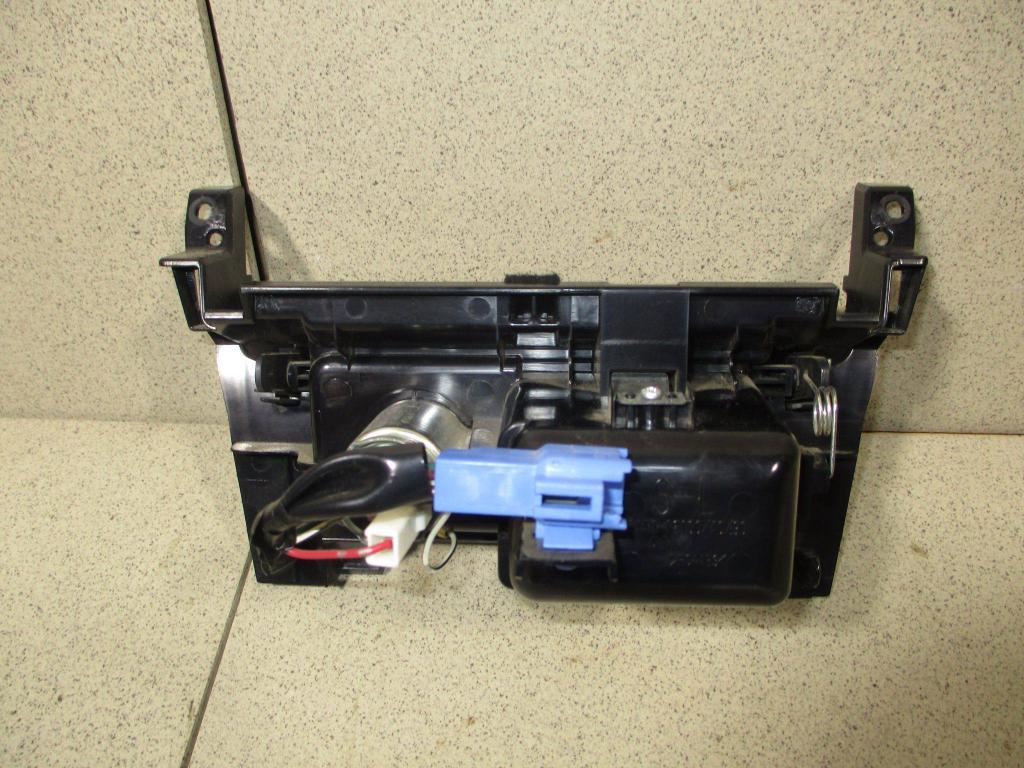 Пепельница передняя, 1000 рублей, Пермь