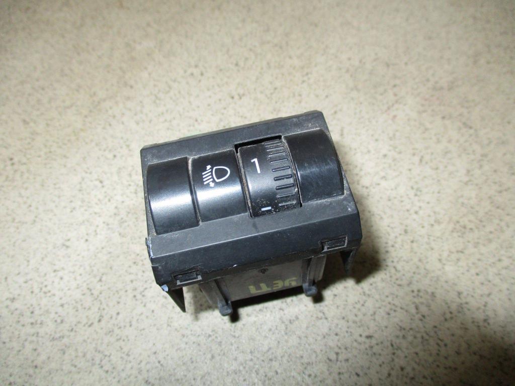 Кнопка корректора фар, 500 рублей, Пермь