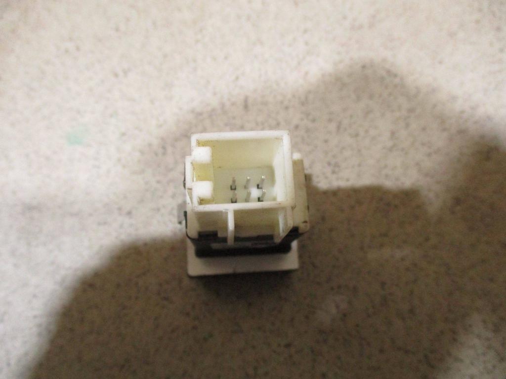 Кнопка антипробуксовочной системы, 500 рублей, Пермь