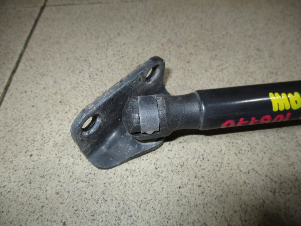 Амортизатор двери багажника, 500 рублей, Пермь