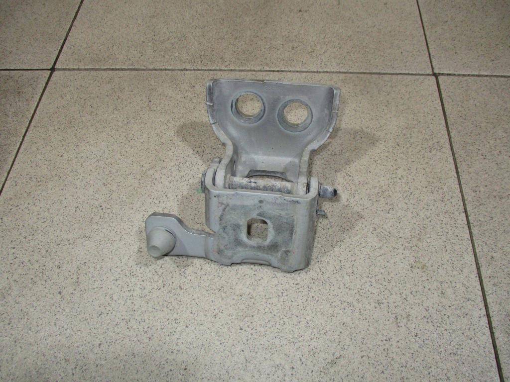 Петля двери передней правой нижняя, 500 рублей, Пермь