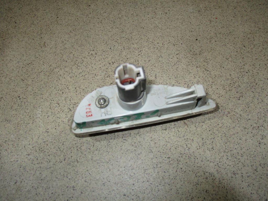 Повторитель на крыло правый, 800 рублей, Пермь