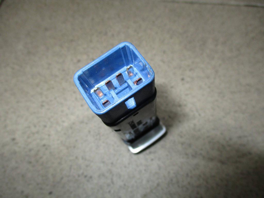 Кнопка обогрева сидений, 500 рублей, Пермь