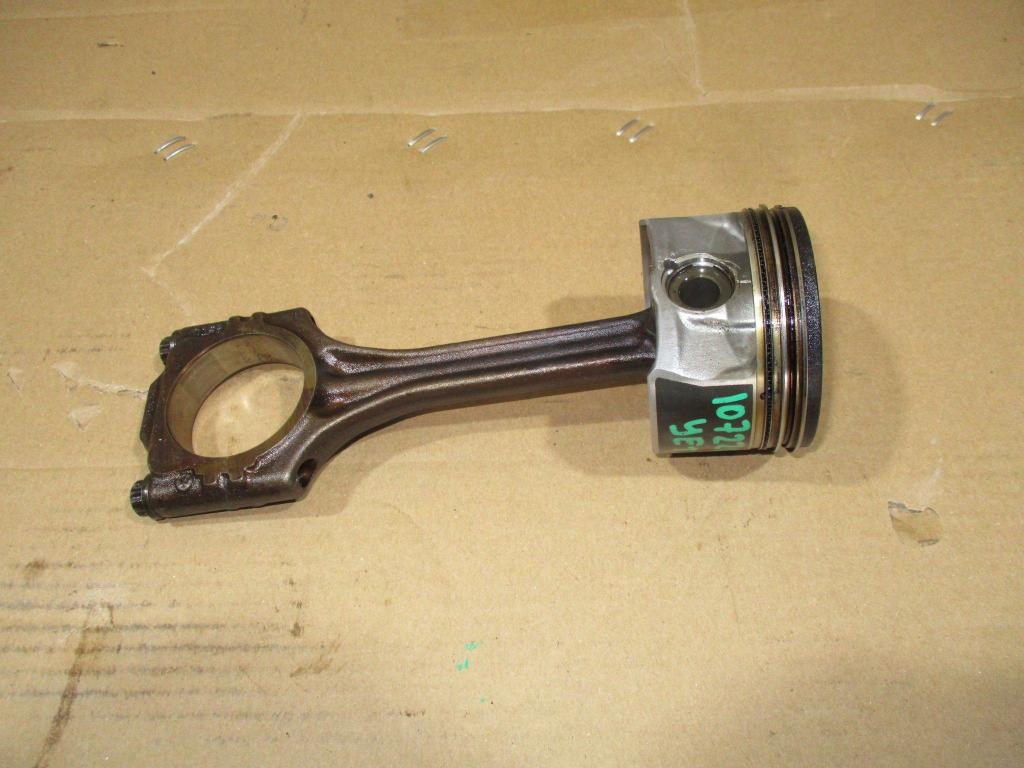 Поршень с шатуном, 7000 рублей, Пермь