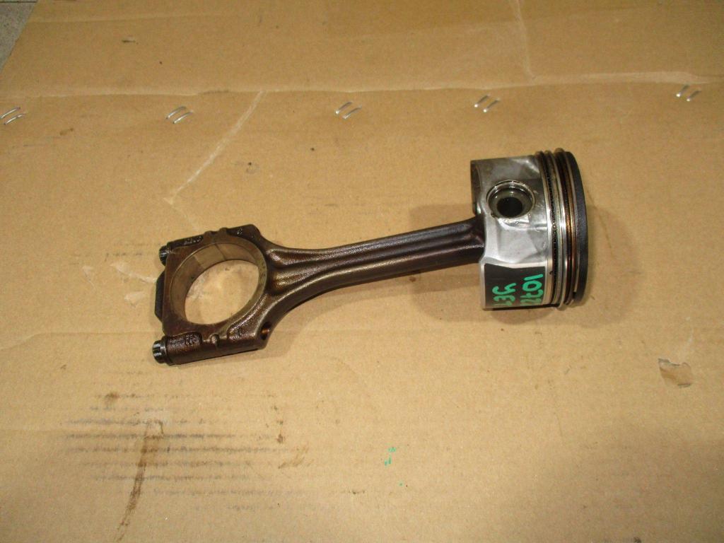 Поршень с шатуном, 7000 рублей, Пермь