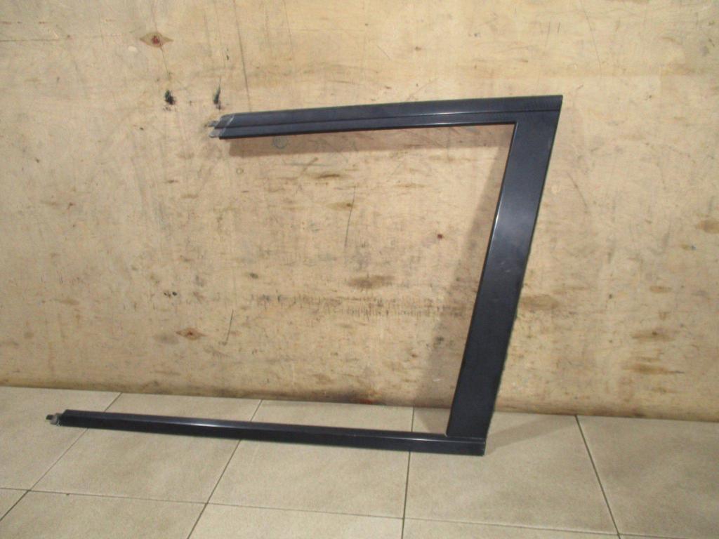 Накладка стекла кузовного глухого правого, 1000 рублей, Пермь