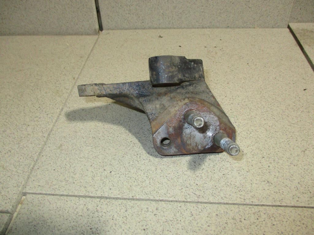 Кронштейн двигателя правый, 500 рублей, Пермь