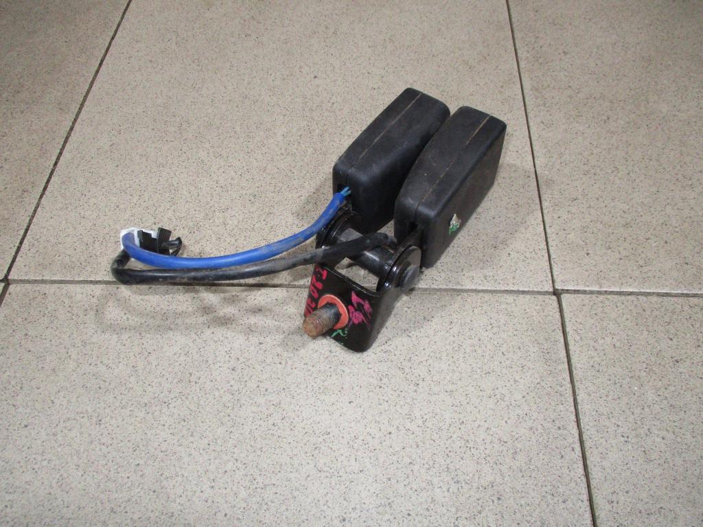 Ответная часть ремня безопасности, 500 рублей, Пермь