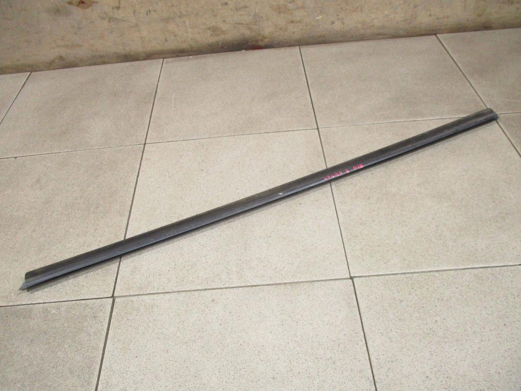 Накладка стекла переднего правого, 1000 рублей, Пермь