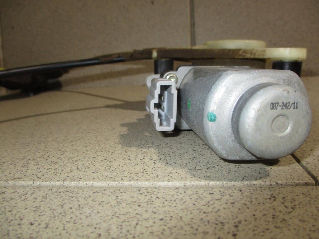 Стеклоподъемник задний левый, 1000 рублей, Пермь