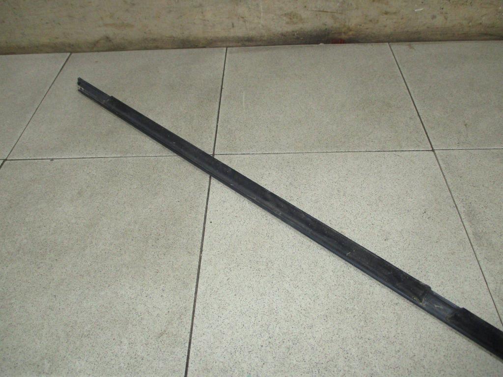 Накладка стекла заднего правого, 1000 рублей, Пермь