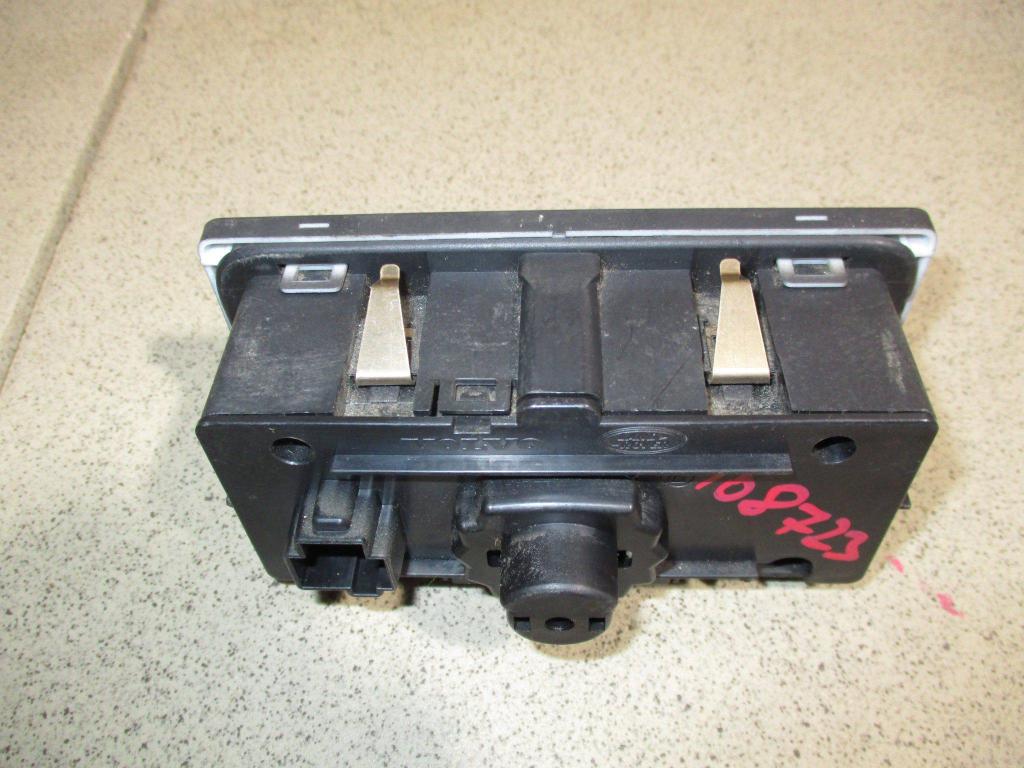 Переключатель света фар, 2000 рублей, Пермь