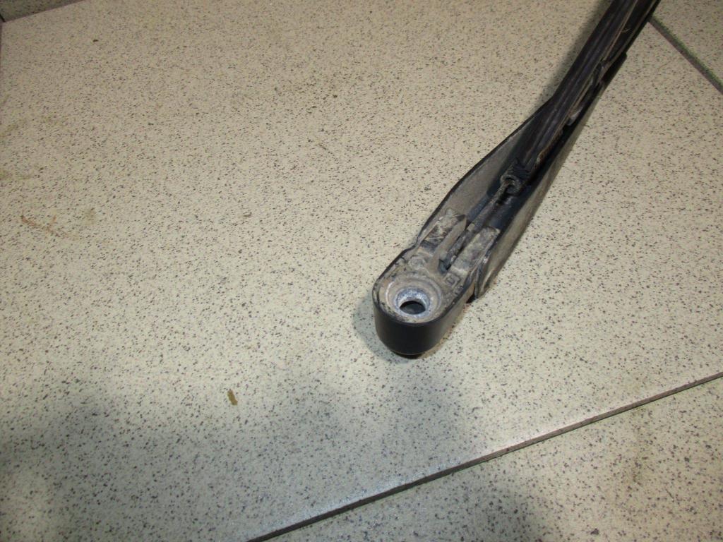 Поводок стеклоочистителя заднего, 1500 рублей, Пермь