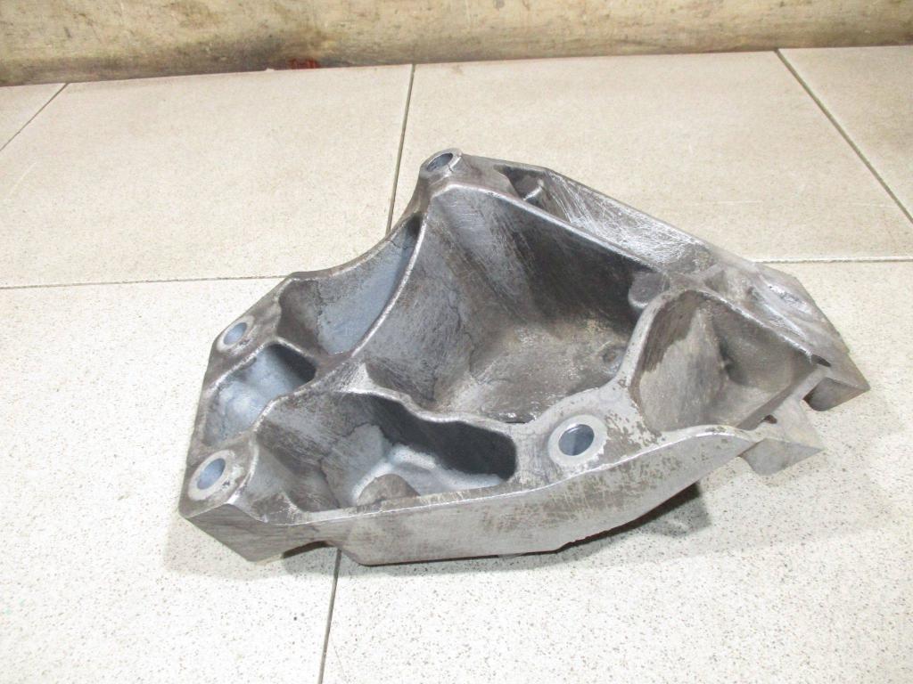 Кронштейн двигателя левый, 1500 рублей, Пермь