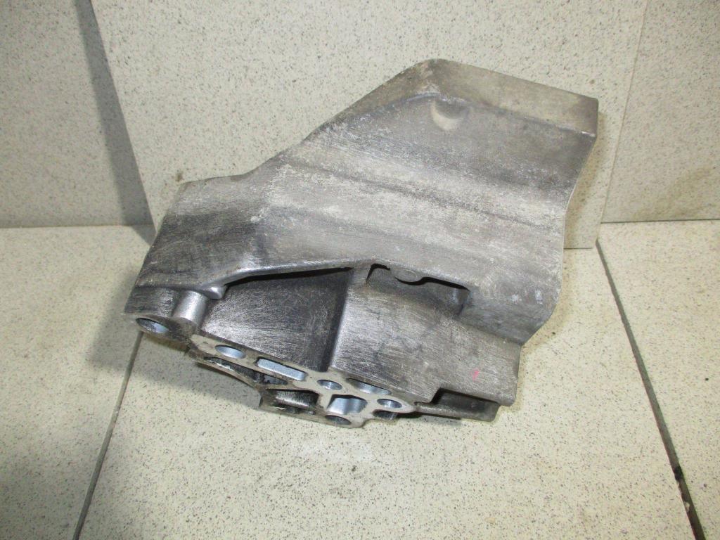 Кронштейн двигателя правый, 1500 рублей, Пермь