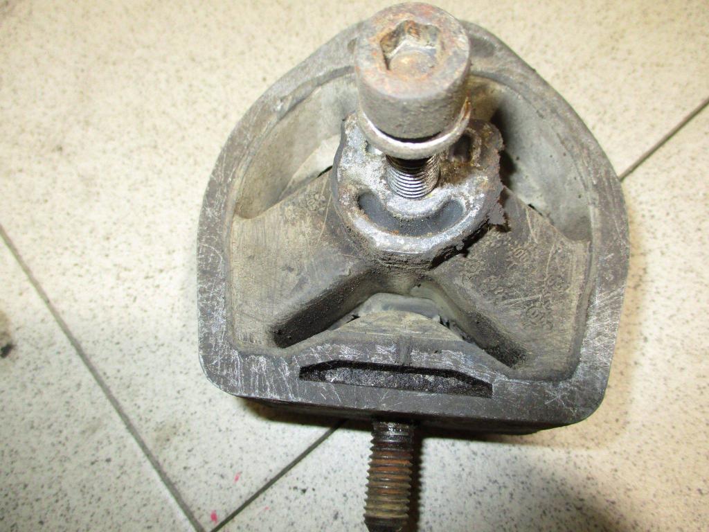 Опора КПП левая, 900 рублей, Пермь