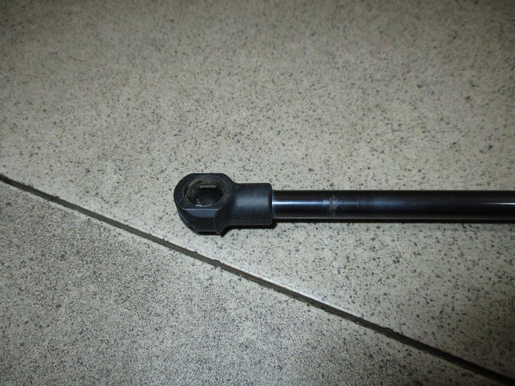 Амортизатор двери багажника, 1000 рублей, Пермь