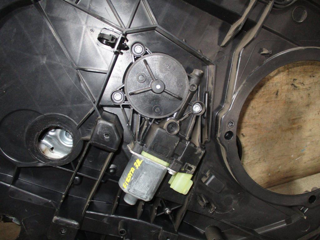 Стеклоподъемник задний левый, 2000 рублей, Пермь